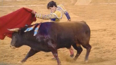 Oreja para Álvaro Lorenzo y firmeza de Fortes ante una mansada de Alcurrecén