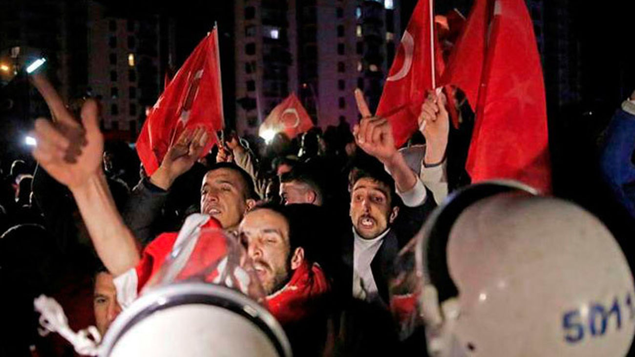 Turquía pide que el embajador holandés no vuelva a Turquía durante un tiempo