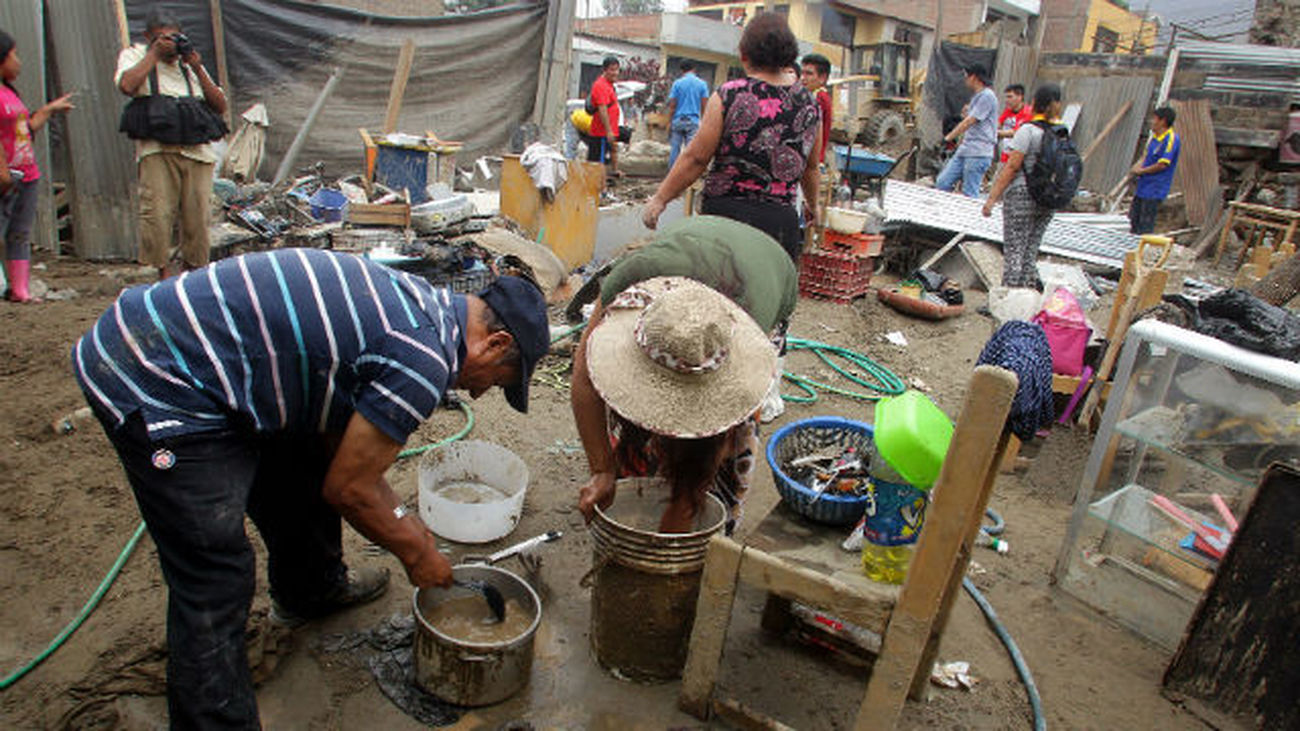 Kuczynski pide tranquilidad y afirma ya se organizó la reconstrucción en Perú