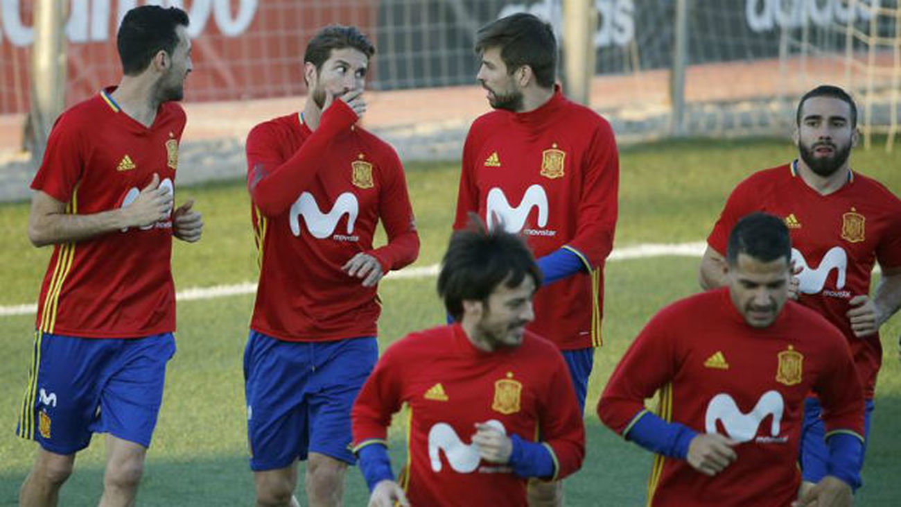 Carvajal no entrena por una gripe; Kepa sustituye a Reina