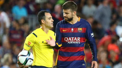 Multa de 3.000 euros a Piqué por su rajada contra los árbitros