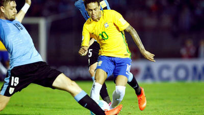 Brasil golea, Argentina gana con polémica y Colombia vence con gol de James