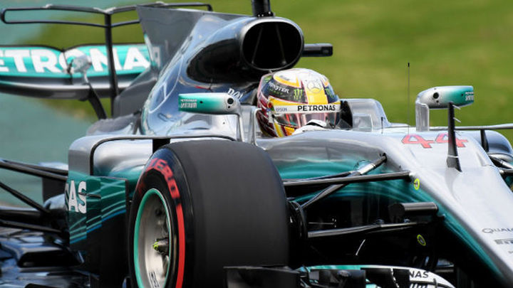 GP Australia: Hamilton, pole; Sainz saldrá 8º y Alonso 13º