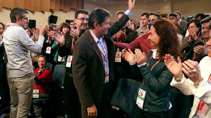 Fernández alerta de un PSOE "sin rumbo, mera plataforma que sirve a un líder"