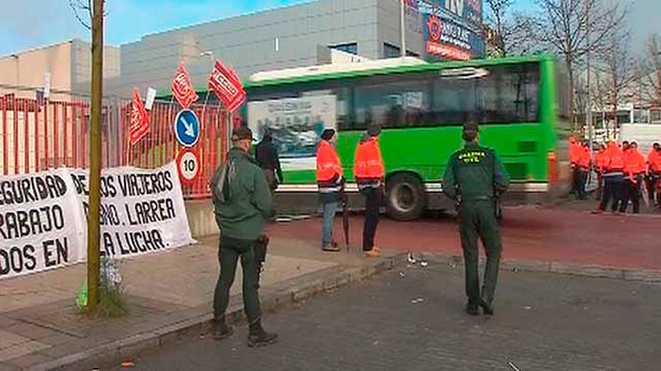 Huelga en autobuses Larrea