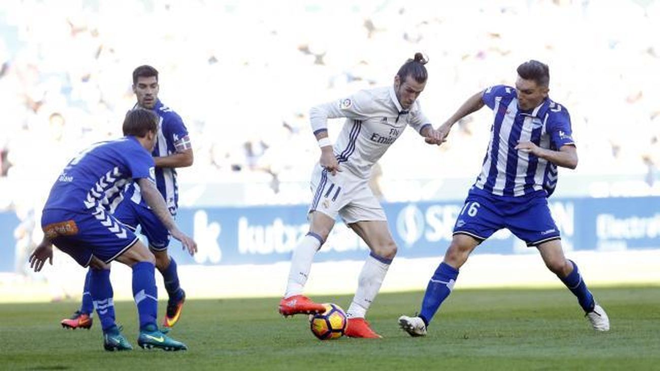 Gareth Bale ante el Alavés