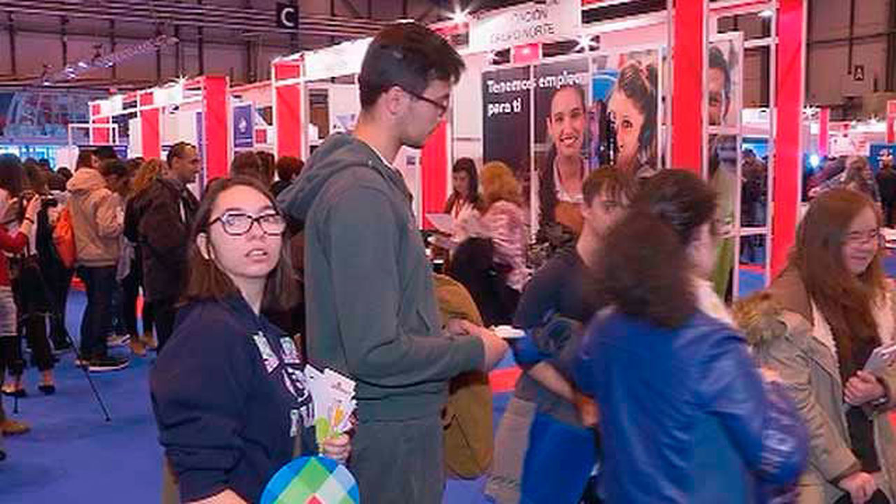 Puente de Vallecas recibe la VIII Feria de Empleo
