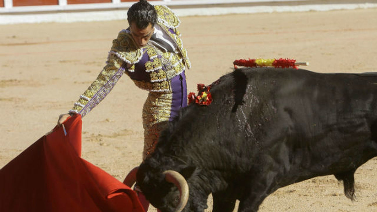 Oreja para Fandiño y Perera con una 'mansada' de Pereda en Guadalajara