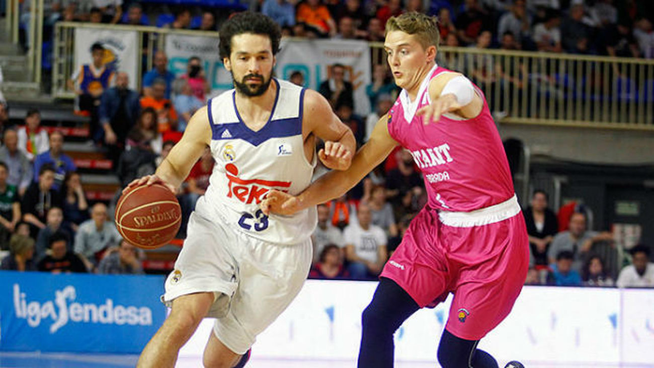 99-101. Reyes y Llull decantan para el Madrid un derbi de locura