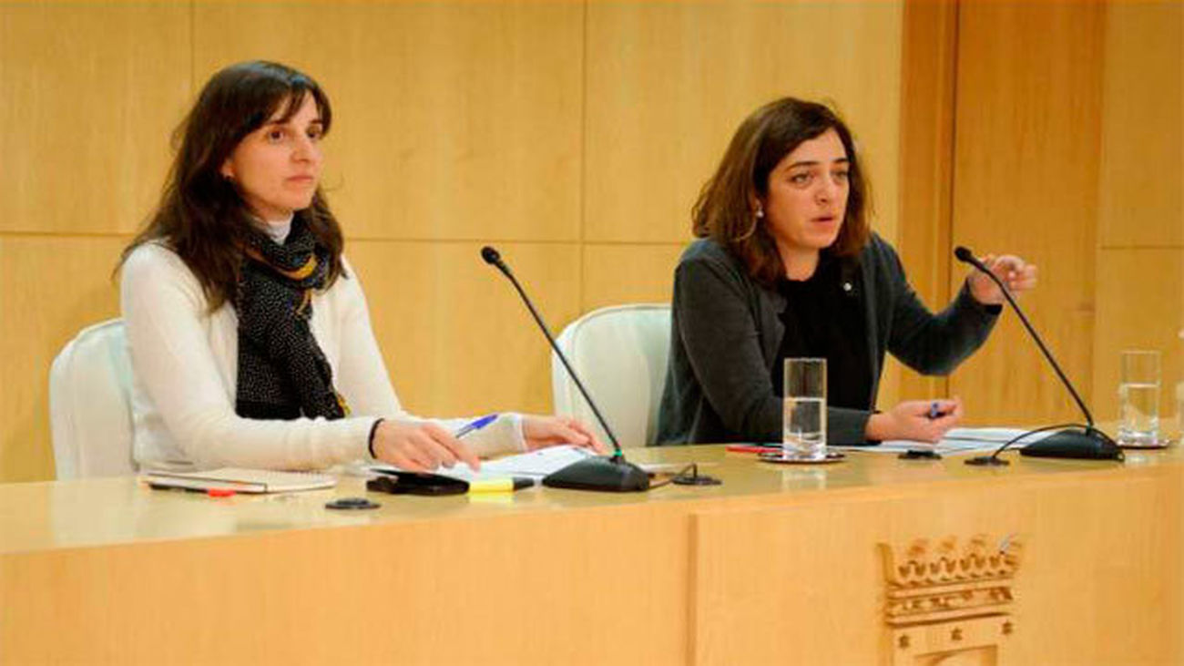 Ana Varela y la exdelegada de Cultura Celia Mayer