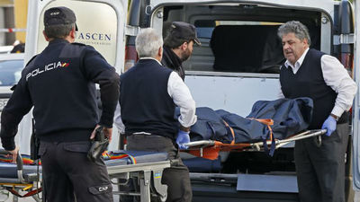 Hallan a una mujer muerta con signos de violencia en una vivienda de Sevilla