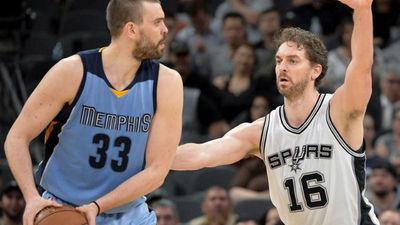 Pau Gasol gana el duelo a Marc; Abrines participa en una noche histórica