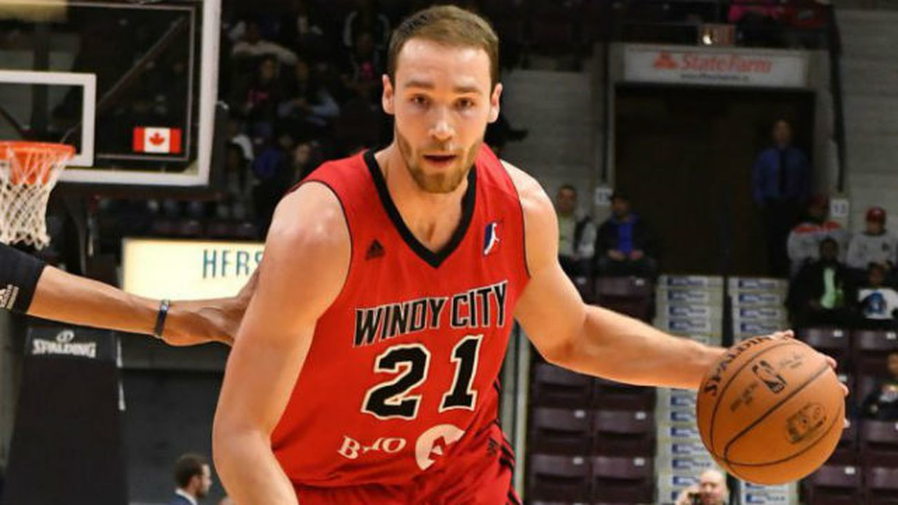 Alec Brown, nuevo jugador del Estudiantes