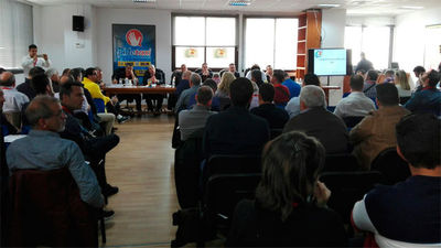 Taxistas de toda España se reunen en Madrid para fijar una estrategia frente al intrusismo