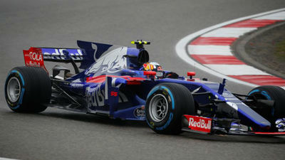 GP China: Sainz 4º, y Alonso 7º, en unos libres pasados por agua