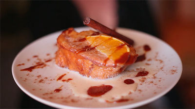 Torrijas de naranja con caramelo salado
