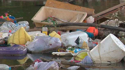 Vertidos incotrolados en el río Guadarrama a su paso por Batres
