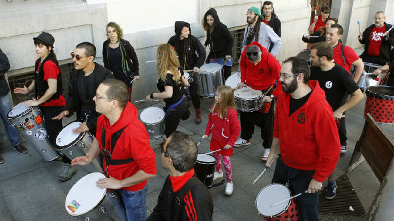 Familiares de Couso denuncian frente a la Embajada de EEUU que haya "víctimas de segunda"