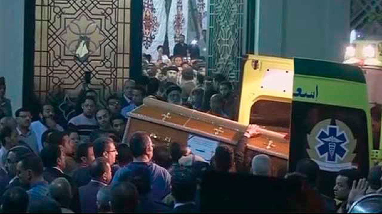 Uno de los ataudes de las víctimas