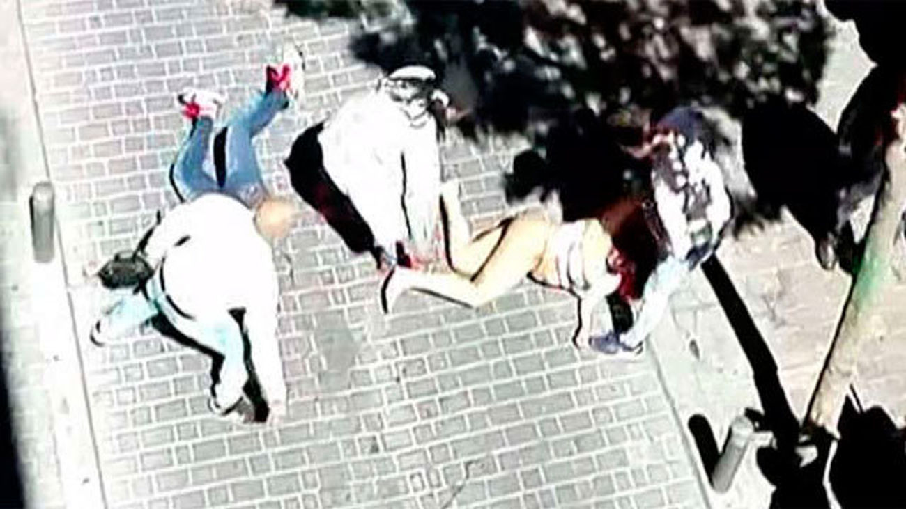 Los vecinos de Tetuán denuncian las peleas continuas en la calle Topete