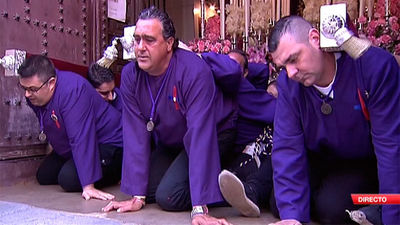 Salida de San Pedro El Viejo de la imagen del Dulce Nombre