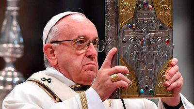 El Papa venera a la Inmaculada Concepción en Roma y pide por los que sufren