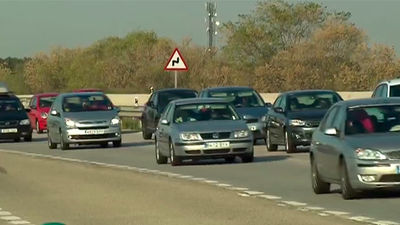 Se reducen las complicaciones en las salidas de Madrid en una jornada complicada