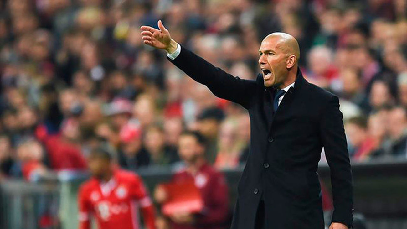 Zidane durante el primer partido de los cuartos de final de la Liga de Campeones entre el Real Madrid y el Bayern Múnich, en la