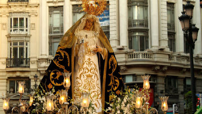 La Dolorosa acompaña a Jesús de Medinaceli en procesión
