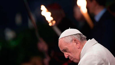 El Papa denuncia la "vergüenza" de la destrucción en el mundo tras el Via Crucis