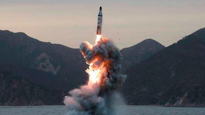 Corea del Norte dispara lanzacohetes múltiples al mar Amarillo