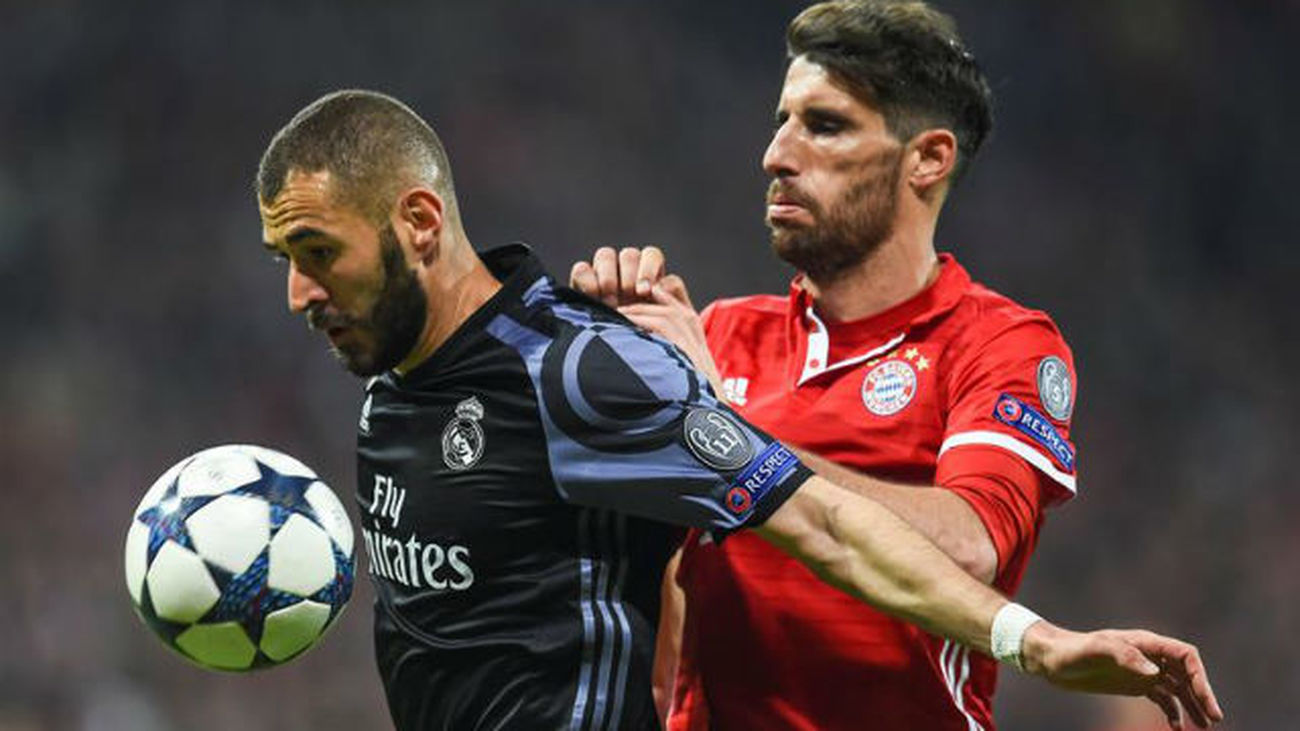 Benzema y Javi Martínez