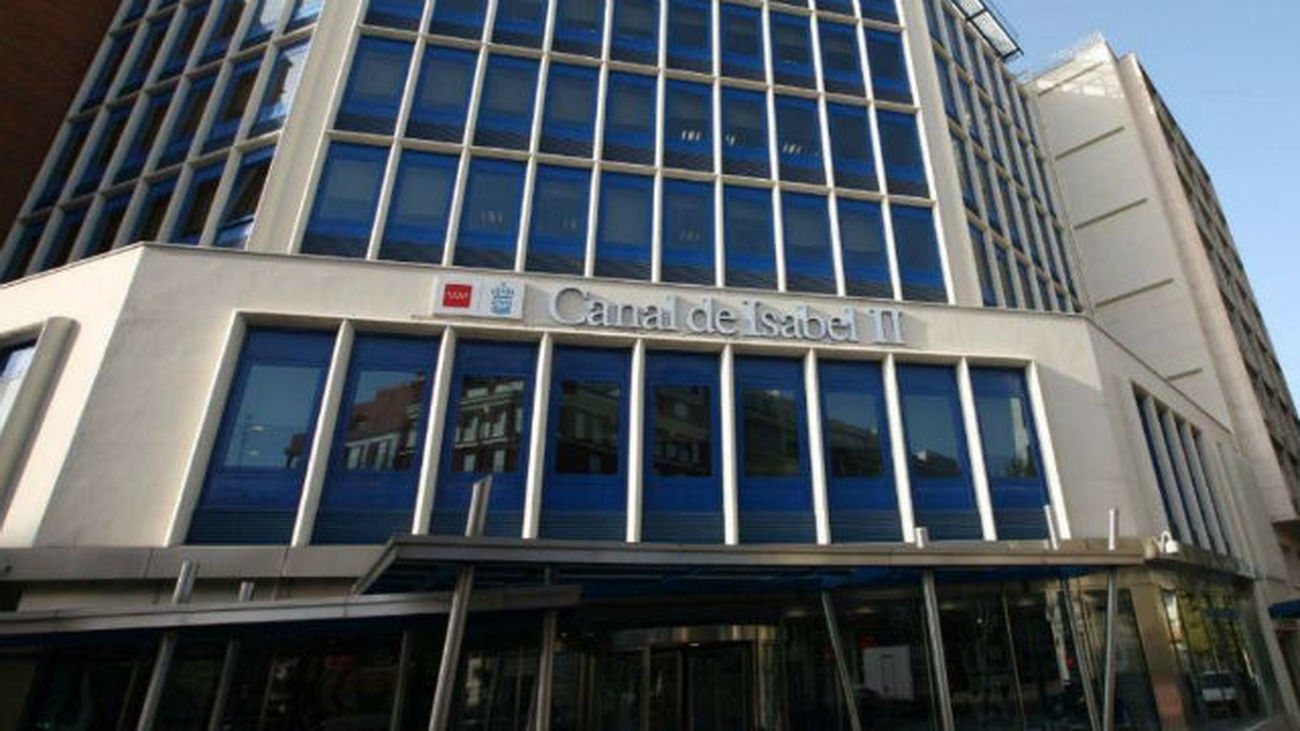 PSOE con Podemos y C's registran dos leyes para blindar el Canal de Isabel II