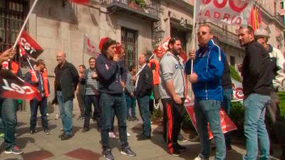 Los Sindicatos se manifiestan en Cibeles contra la "instrucción más restrictiva" en la Policía Municipal