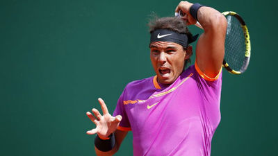 Nadal sufre para sacar adelante su debut en Montecarlo