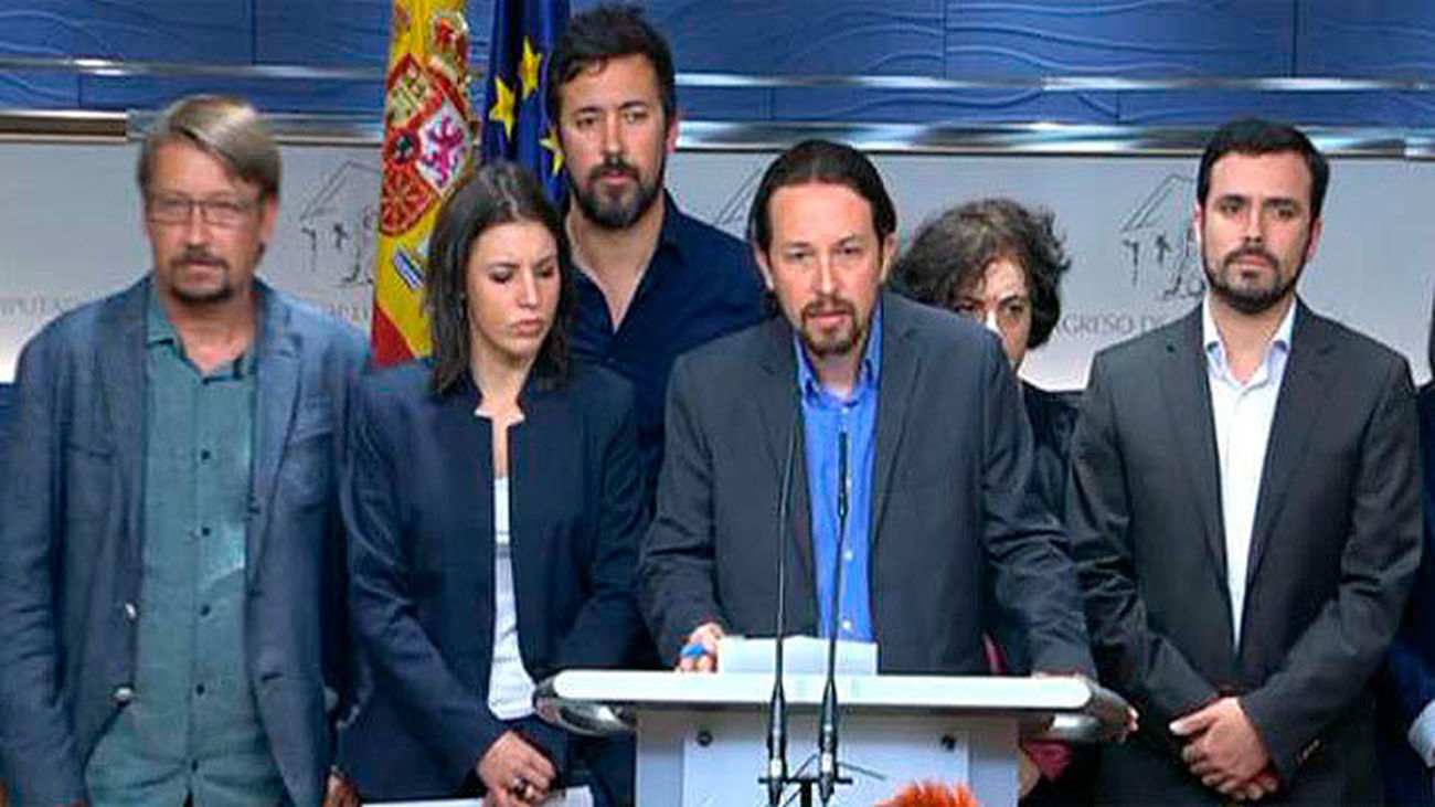 Pablo Iglesias insta al PSOE a derribar a Rajoy con una moción de censura