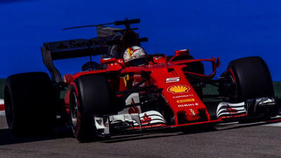 GP Rusia: Vettel, el más rápido en los libres; Alonso 12º y Sainz 15º