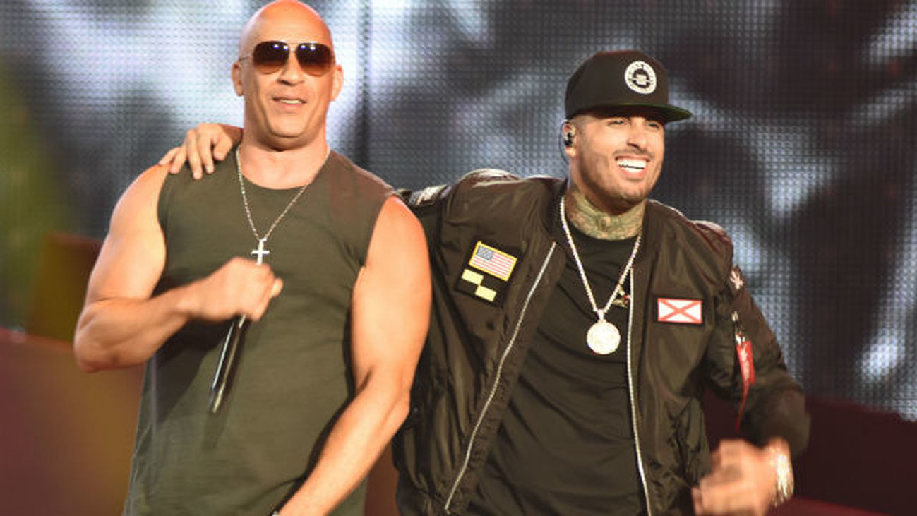 Vin Diesel y el cantante Nicky Jam se presentan en la gala de los Premios Billboard de la Música Latina