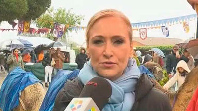 Cifuentes visita el mercado medieval de El Alamo