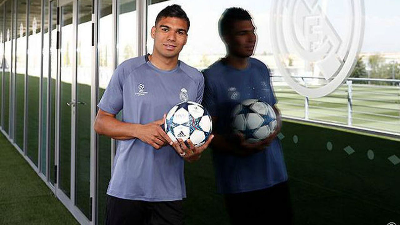 La tentación de jugar en el Manchester United llama a la puerta de Casemiro