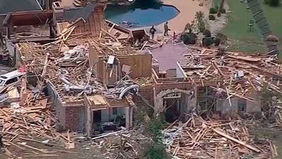 Al menos cinco muertos y cincuenta heridos en tornados en Texas