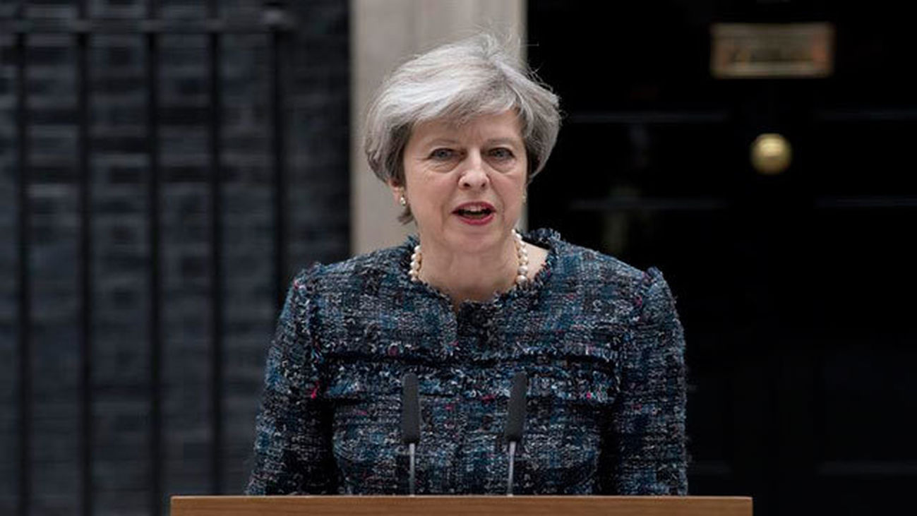 May carga contra Bruselas por querer interferir en las elecciones británicas