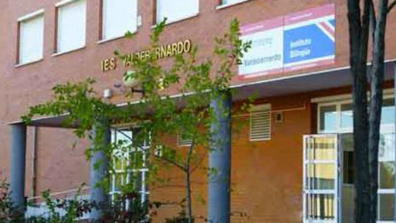 Una niña de 13 años apuñala cinco veces a un compañero del instituto
