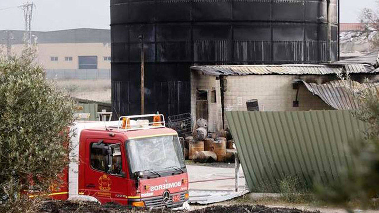 Los bomberos dan por extinguido el incendio de Arganda