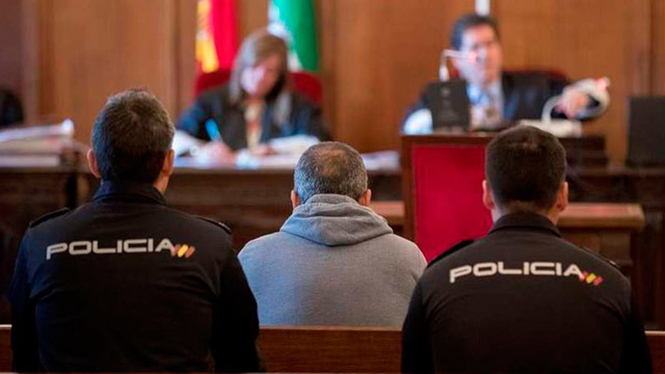 En Sevilla, ha comenzado el juicio contra el hombre acusado de asesinar y agredir sexualmente a una joven