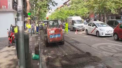 El Ayuntamiento reordena la calle Vallehermoso,  que tendrá más plazas de aparcamiento