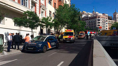 Dos menores de 17 años mueren al caer por el hueco de un ascensor