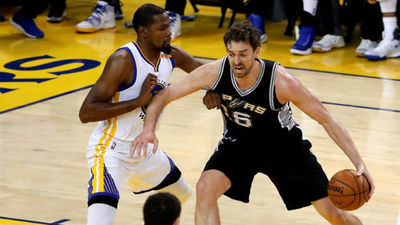 Los Warriors golpean primero en la final del Oeste con una espectacular remontada