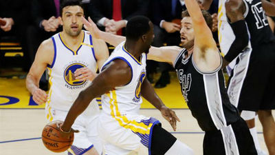 Los Warriors se exhiben ante los Spurs y se ponen con 2-0