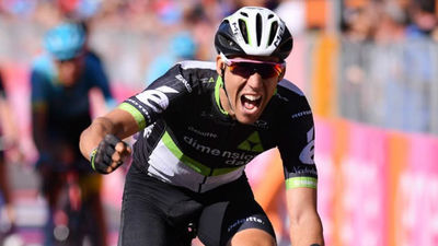 Giro: Omar Fraile gana con épica tras una larga fuga